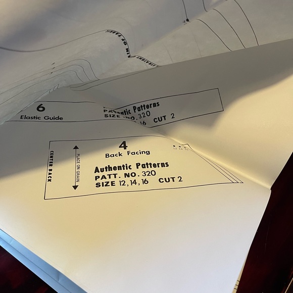 Vintage Authentic Patterns Inc Square Dancing Dress
Pattern #320 Size12-14-16 - Picture 9 of 10